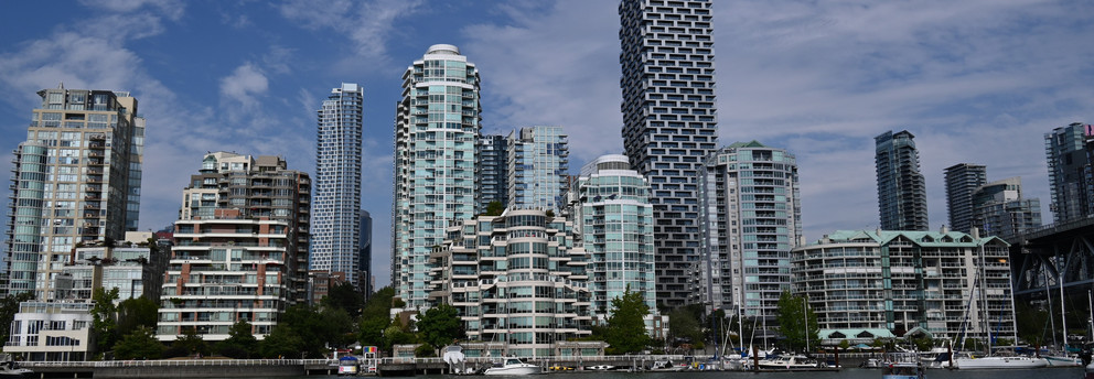 False Creek in Vancouver Der False Creek (Meeresarm) in Vancouver mit Hochhäusern